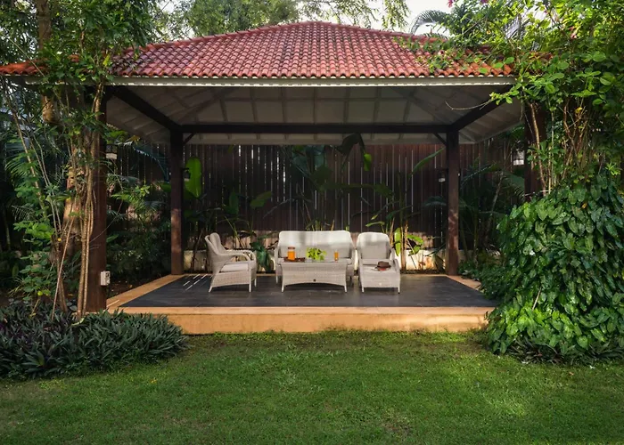 Seis Villa-Splendid 4 Bhk Villa In Arpora 10 Mins Drive To Assagao With Large Private Pool, Garden, Gazebo & Caretaker